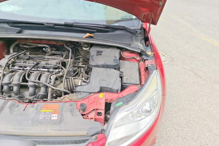 Used Ford Focus 2012 Sedan 1.6L Automatic Comfort Model Engine Bay Left