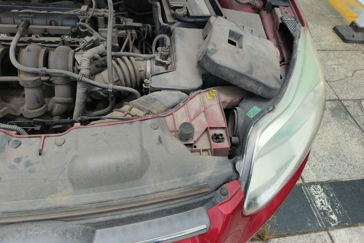 Used Ford Focus 2012 Sedan 1.6L Automatic Comfort Model Engine Bay Left