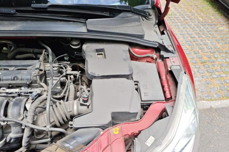 Used Ford Focus 2012 Sedan 1.6L Automatic Fashion Edition Engine Bay Left