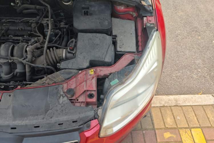 Used Ford Focus 2012 Hatchback 1.6L Automatic Comfort Model Engine Bay Left