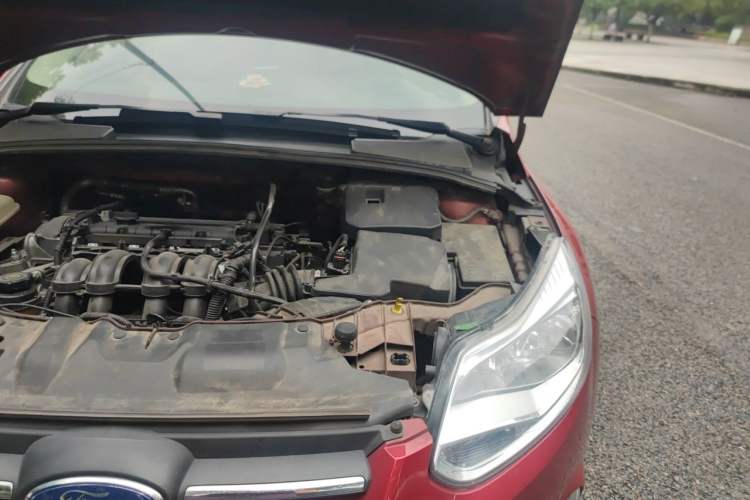 Used Ford Focus 2012 Sedan 1.6L Automatic Fashion Edition Engine Bay Left
