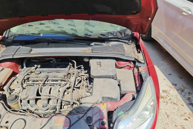 Used Ford Focus 2012 Sedan 1.6L Automatic Comfort Model Engine Bay Left