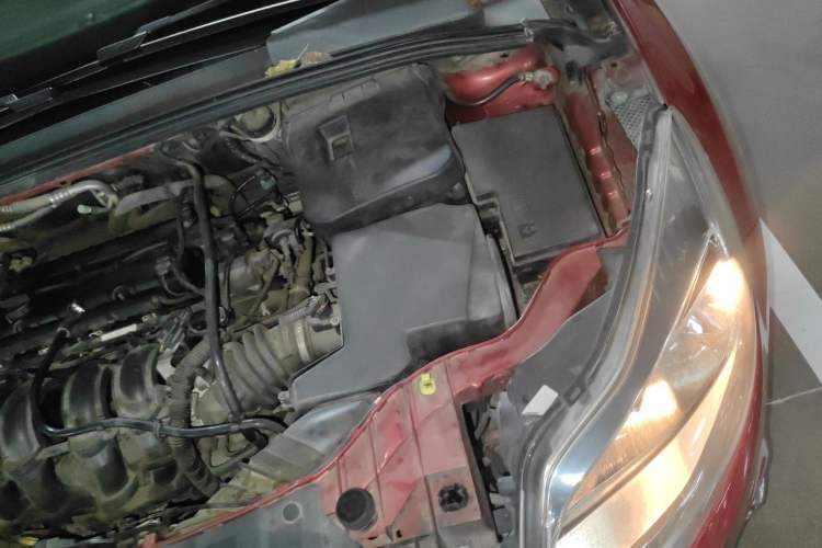 Used Ford Focus 2012 Sedan 1.6L Automatic Prestige Model Engine Bay Left