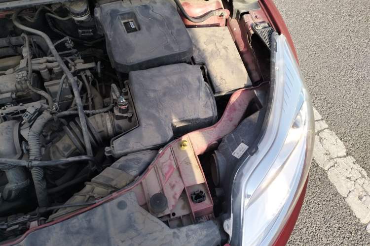 Used Ford Focus 2012 Hatchback 1.6L Automatic Comfort Model Engine Bay Left