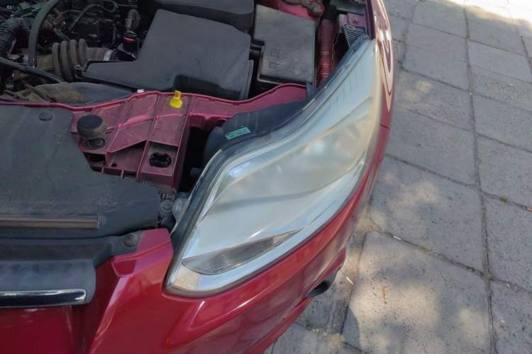 Used Ford Focus 2012 Sedan 1.6L Manual Comfort Model Engine Bay Left
