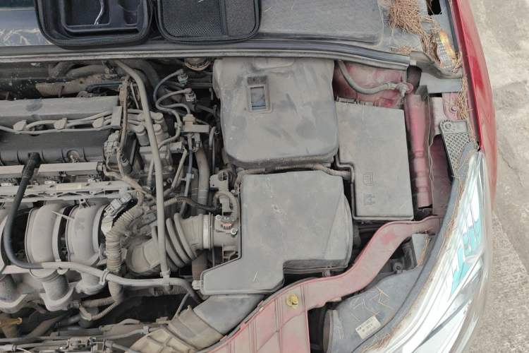 Used Ford Focus 2012 Hatchback 1.6L Automatic Comfort Model Engine Bay Left