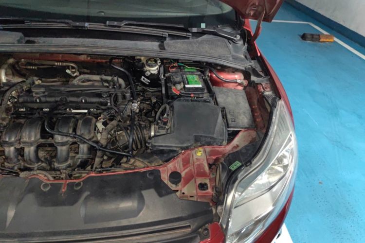 Used Ford Focus 2012 Hatchback 1.6L Automatic Fashion Edition Engine Bay Left