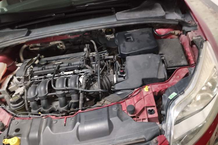 Used Ford Focus 2012 Hatchback 1.6L Automatic Comfort Model Engine Bay Left