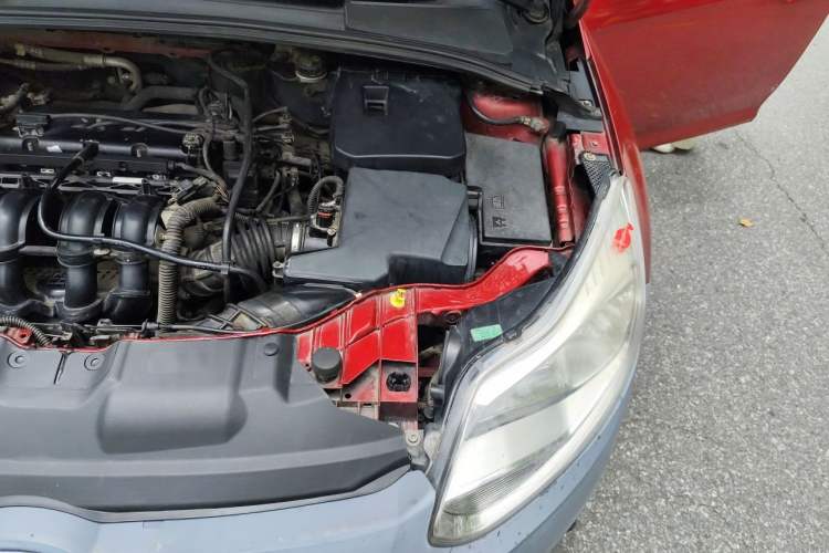 Used Ford Focus 2012 Hatchback 1.6L Automatic Comfort Model Engine Bay Left