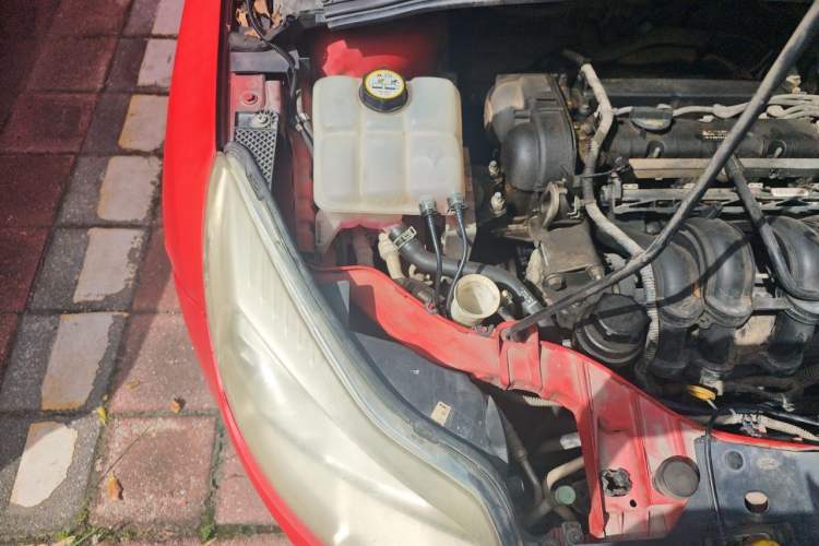 Used Ford Focus 2012 Hatchback 1.6L Automatic Comfort Model Engine Bay Right