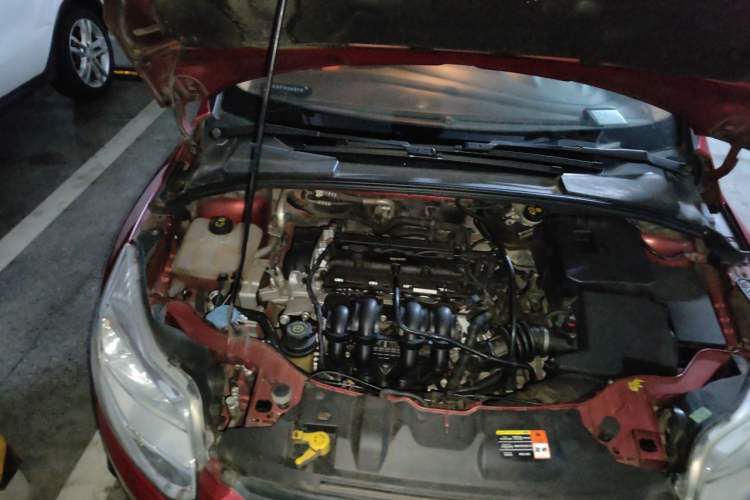 Used Ford Focus 2012 Sedan 1.6L Automatic Comfort Model Engine Bay Right