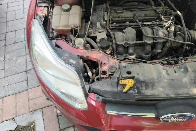 Used Ford Focus 2012 Hatchback 1.6L Automatic Fashion Edition Engine Bay Right