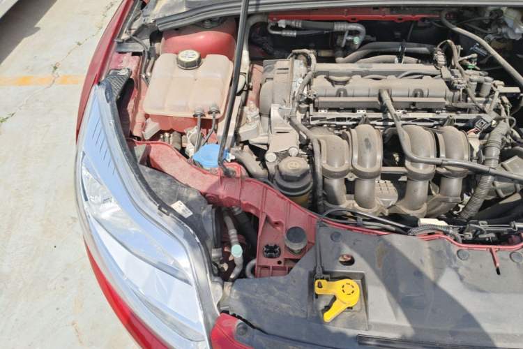 Used Ford Focus 2012 Hatchback 1.6L Automatic Fashion Edition Engine Bay Right