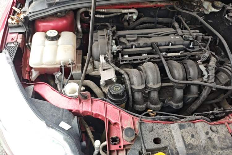 Used Ford Focus 2012 Hatchback 1.6L Automatic Comfort Model Engine Bay Right