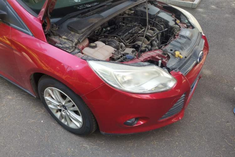 Used Ford Focus 2012 Sedan 1.6L Automatic Comfort Model Engine Bay Right