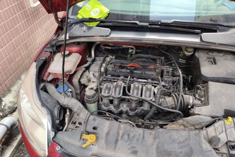 Used Ford Focus 2012 Hatchback 1.6L Automatic Fashion Edition Engine Bay Right