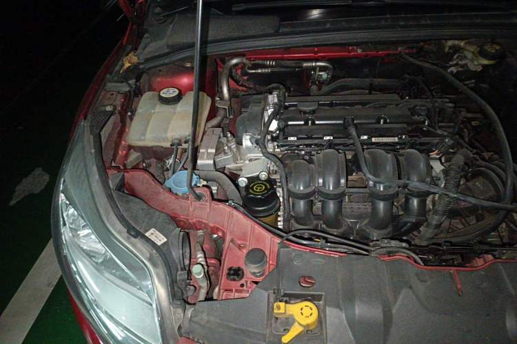 Used Ford Focus 2012 Sedan 1.6L Automatic Prestige Model Engine Bay Right