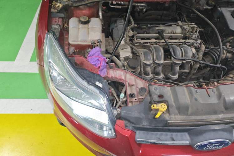 Used Ford Focus 2012 Hatchback 1.6L Automatic Comfort Model Engine Bay Right