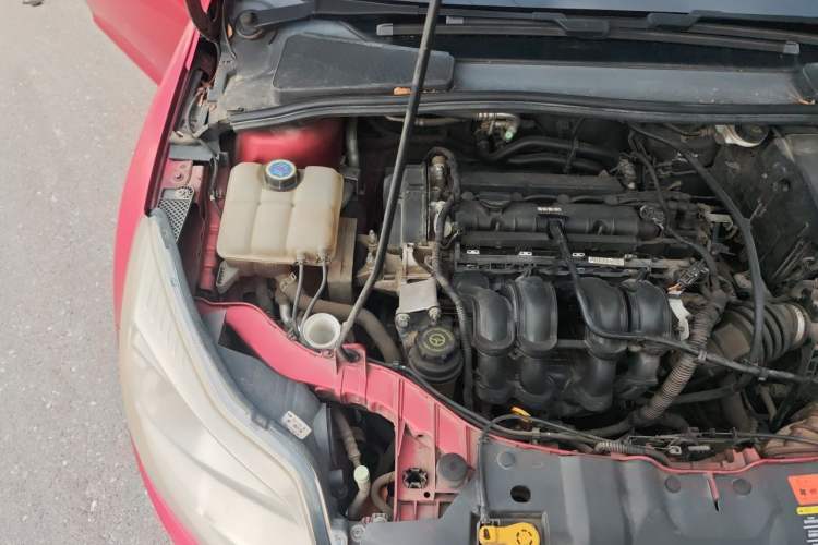 Used Ford Focus 2012 Sedan 1.6L Automatic Comfort Model Engine Bay Right