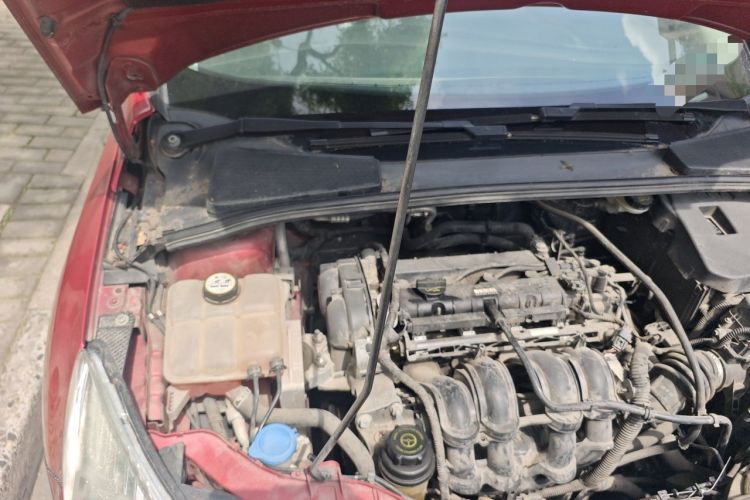 Used Ford Focus 2012 Hatchback 1.6L Automatic Comfort Model Engine Bay Right