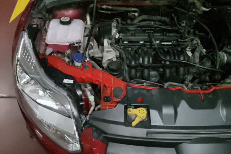 Used Ford Focus 2012 Hatchback 1.6L Automatic Fashion Edition Engine Bay Right