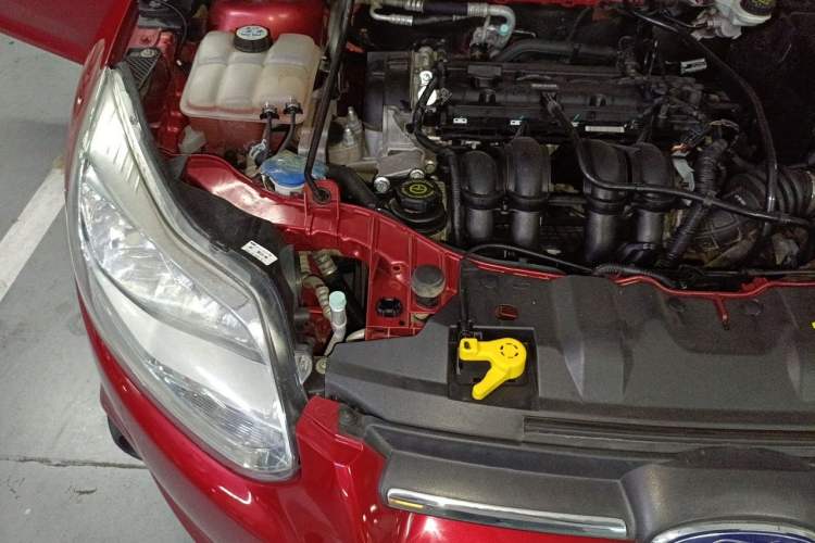 Used Ford Focus 2012 Sedan 1.6L Automatic Comfort Model Engine Bay Right