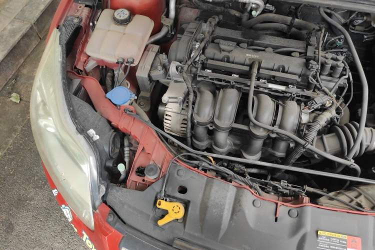 Used Ford Focus 2012 Hatchback 1.6L Manual Fashion Edition Engine Bay Right