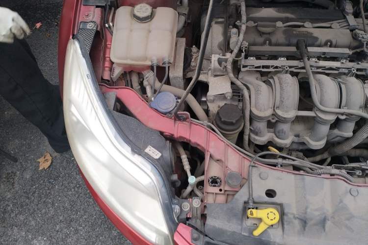 Used Ford Focus 2012 Hatchback 1.6L Automatic Fashion Edition Engine Bay Right