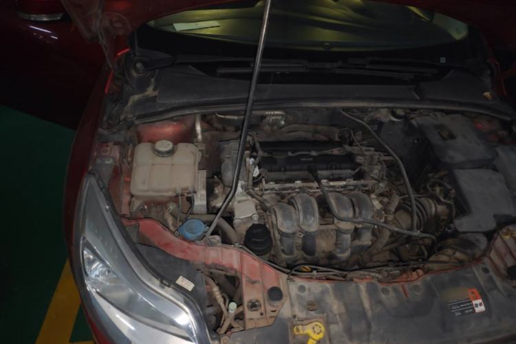 Used Ford Focus 2012 Hatchback 1.6L Automatic Fashion Edition Engine Bay Right