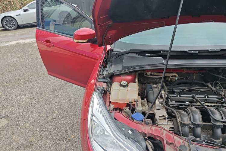 Used Ford Focus 2012 Hatchback 1.6L Manual Fashion Edition Engine Bay Right