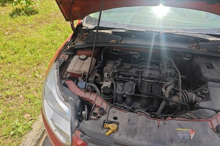 Used Ford Focus 2012 Hatchback 1.6L Automatic Comfort Model Engine Bay Right