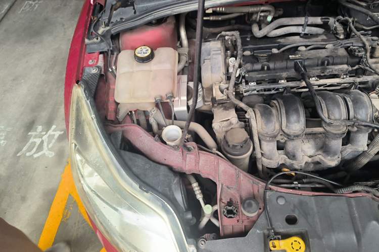 Used Ford Focus 2012 Hatchback 1.6L Automatic Fashion Edition Engine Bay Right