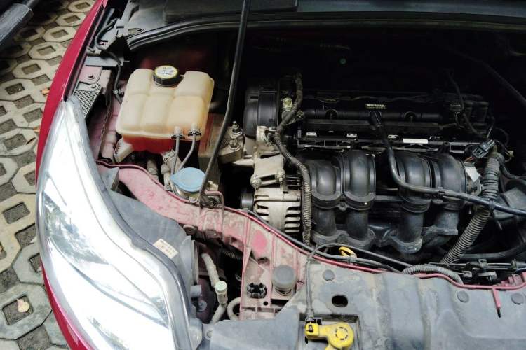 Used Ford Focus 2012 Sedan 1.6L Manual Fashion Edition Engine Bay Right