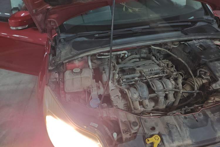 Used Ford Focus 2012 Sedan 1.6L Manual Comfort Model Engine Bay Right