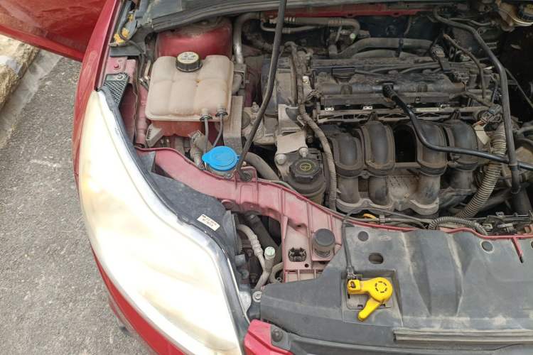 Used Ford Focus 2012 Hatchback 1.6L Automatic Comfort Model Engine Bay Right