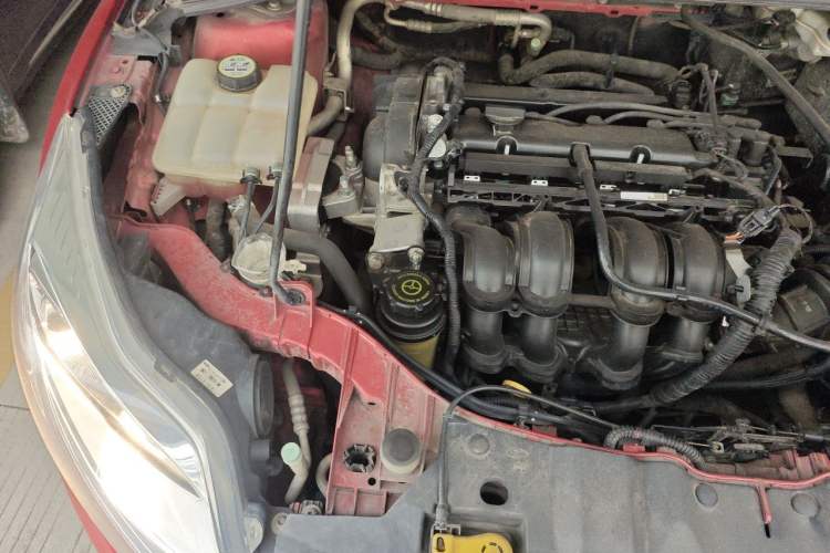 Used Ford Focus 2012 Sedan 1.6L Automatic Comfort Model Engine Bay Right