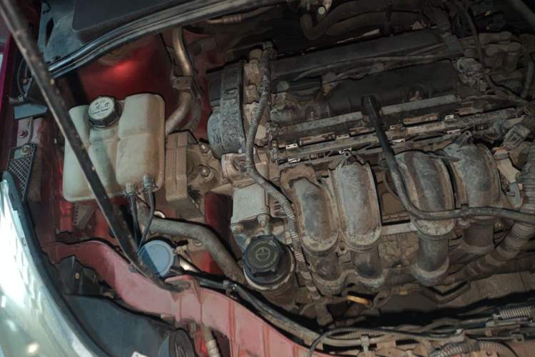 Used Ford Focus 2012 Sedan 1.6L Automatic Comfort Model Engine Bay Right