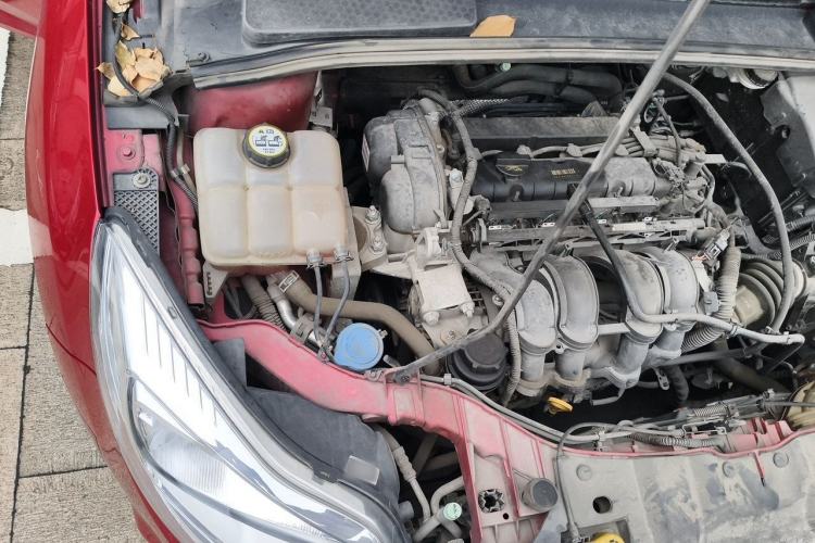 Used Ford Focus 2012 Hatchback 1.6L Automatic Fashion Edition Engine Bay Right