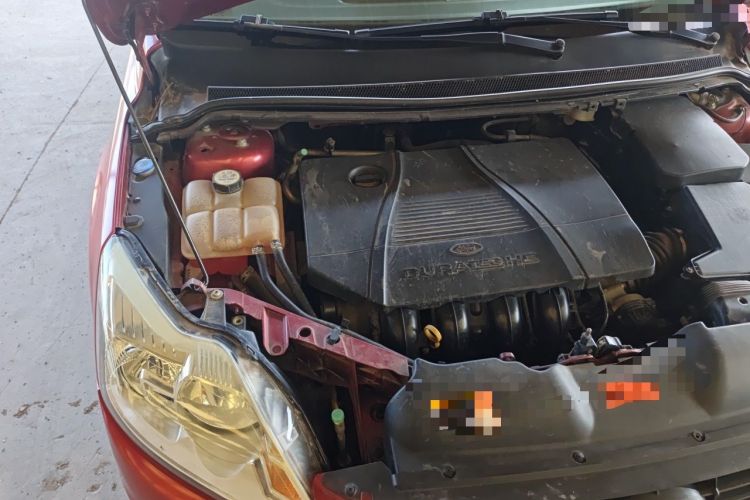 Used Ford Focus 2012 Sedan Classic 1.8L Manual Fashion Edition Engine Bay Right