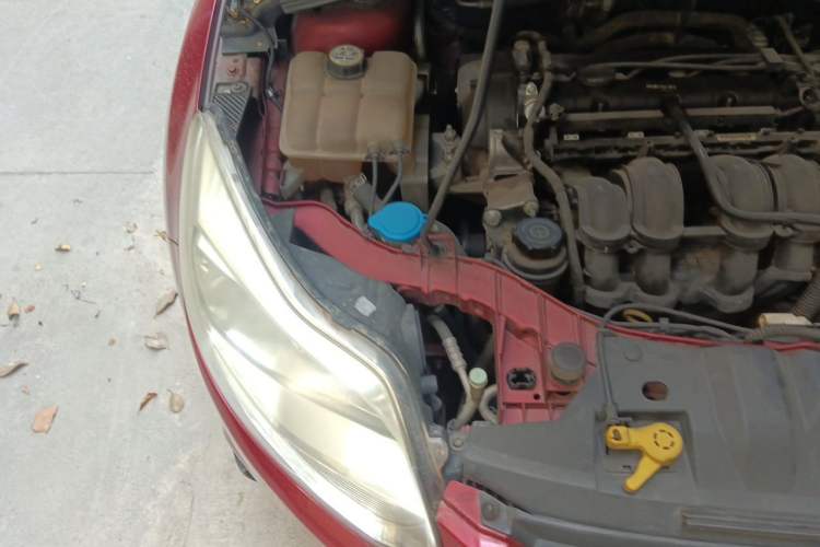Used Ford Focus 2012 Sedan 1.6L Automatic Comfort Model Engine Bay Right