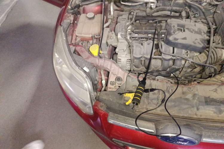 Used Ford Focus 2012 Sedan 1.6L Manual Comfort Model Engine Bay Right