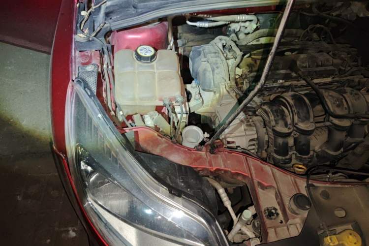 Used Ford Focus 2012 Hatchback 1.6L Manual Fashion Edition Engine Bay Right