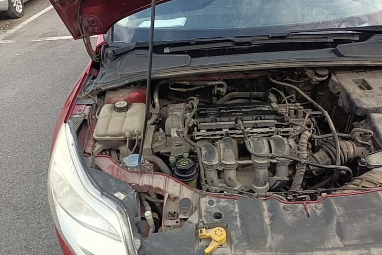 Used Ford Focus 2012 Hatchback 1.6L Automatic Fashion Edition Engine Bay Right