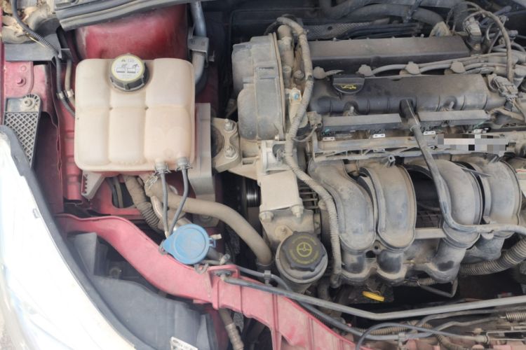 Used Ford Focus 2012 Hatchback 1.6L Automatic Comfort Model Engine Bay Right