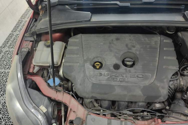 Used Ford Focus 2012 Hatchback 2.0L Automatic Luxury Sport Model Engine Bay Right