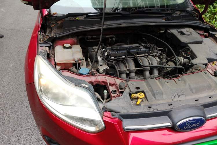 Used Ford Focus 2012 Sedan 1.6L Automatic Comfort Model Engine Bay Right