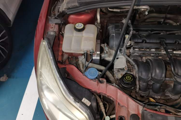 Used Ford Focus 2012 Hatchback 1.6L Automatic Fashion Edition Engine Bay Right