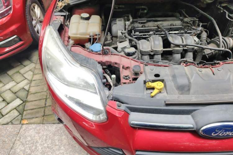Used Ford Focus 2012 Hatchback 1.6L Automatic Fashion Edition Engine Bay Right