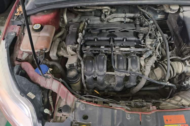 Used Ford Focus 2012 Hatchback 1.6L Automatic Comfort Model Engine Bay Right