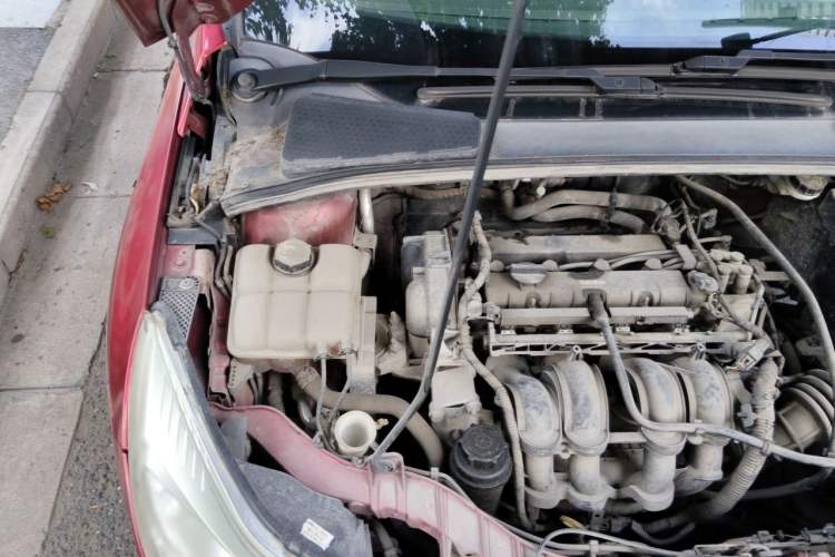 Used Ford Focus 2012 Hatchback 1.6L Automatic Fashion Edition Engine Bay Right